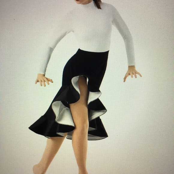 Black and white dress with ruffles - Picture 1 of 7